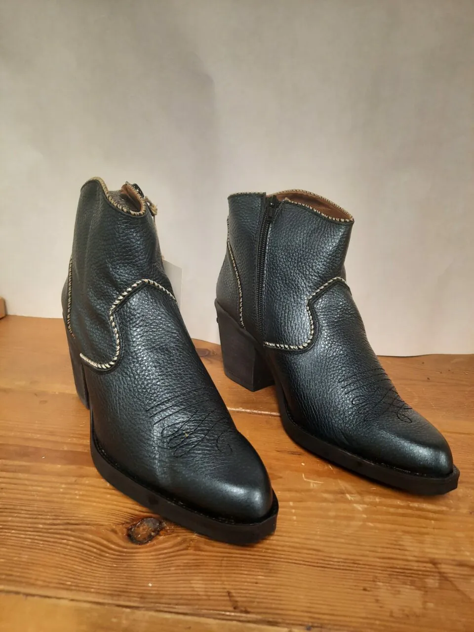 Nemonic Ankle Boots Navy